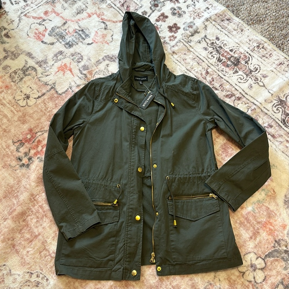 New Look size small NWT women’s army green jacket